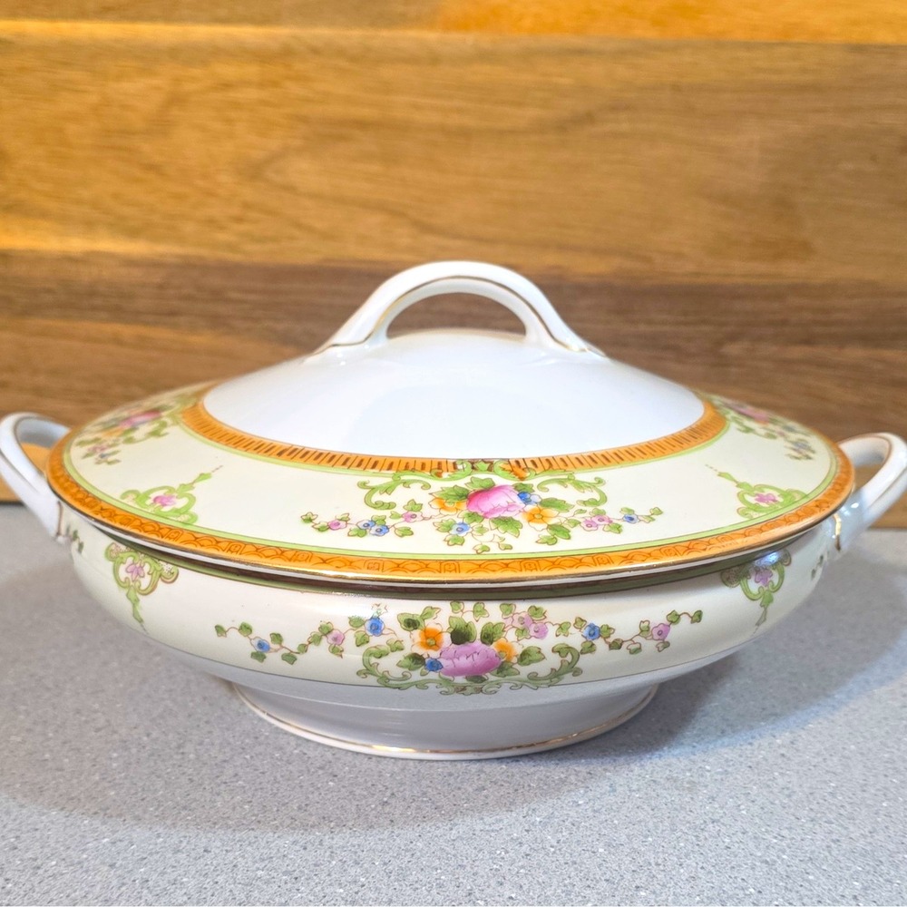 Noritake Porcelain Floral Covered Serving Bowl w/ Handles, White Gold, 10 in